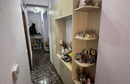 Apartament cu 2 camere decomandat, balcon, etaj 2/5, parcare, zona Petrom 