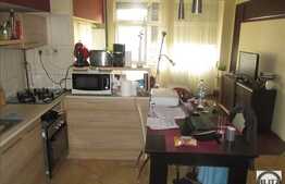 Vanzare apartament 3 camere, 70 mp, complet mobilat, zona Sala Sporturilor