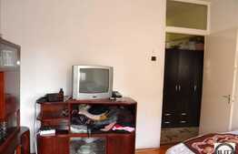 Apartament de vanzare cu 3 camere in zona Billa