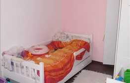 De vanzare apartament 3 camere, 55 mp, boxa subsol, zona Billa