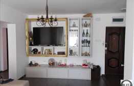 De vanzare apartament 3 camere, 55 mp, boxa subsol, zona Billa