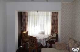 De vanzare apartament 3 camere, 55 mp, boxa subsol, zona Billa