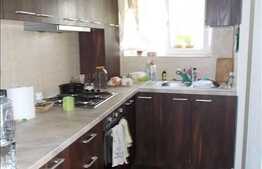 De vanzare apartament 3 camere, 55 mp, boxa subsol, zona Billa