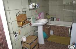 Vanzare apartament cu 2 camere in zona Terra! 42 mp, balcon de 8 mp!