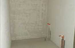 2 camere, 43 mp, semifinisat! Etaj intermediar!Zona Somesului! Optional parcare!