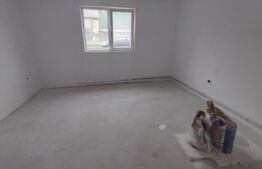 Casa 200 mp semifinisata , 600 mp teren , Mintiul Gherlii.