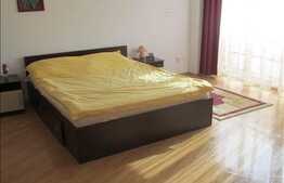 3 camere, 100 mp, etaj intermediar, zona Pietei 1 Mai