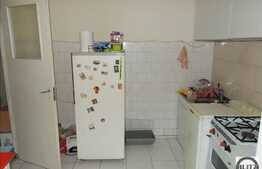 3 camere, 63 mp, semidecomandat, etaj intermediar, zona Profi