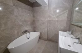 Închiriază Penthouse spațios și luminat în zona Tractoru