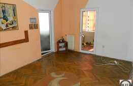 Vanzare apartament 5 camere,160 mp, garaj, boxa subsol, zona strazii Ady Endre