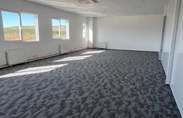 Hala clasa A, langa autostrada 