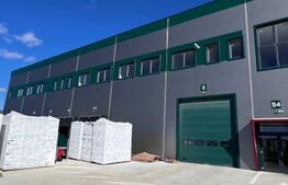 Hala clasa A, langa autostrada 