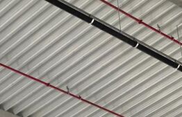 Hala clasa A, langa autostrada 