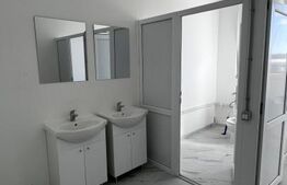 Hala clasa A, langa autostrada 