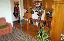 3 camere, decomandat, 65 mp, mobilat dragut, garaj, zona Hotel Royal