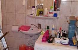 De vanzare apartament 3 camere, 71 mp, decomandat, zona strazii Dunarii