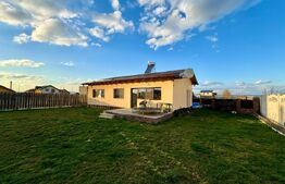 Casa frumoasa si insorita, de vanzare. Sanpetru-Bod. Curte spatioasa.