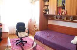 Vanzare apartament 3 camere, 68 mp, parcare, boxa, zona strazii Scortarilor