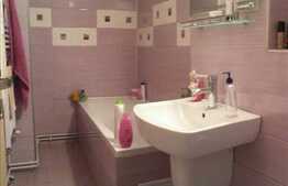 Vanzare apartament 3 camere, 75,31 mp, boxa subsol, zona strazii Bucuresti