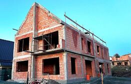 Duplex semifinisat 125 mp utili, teren 270 mp, cartier Voronet