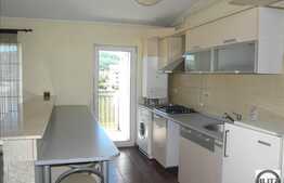 De inchiriat 2 camere, 51 mp, 3 balcoane, parcare, zona strazii Eroilor