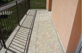 De vanzare 2 camere, 51 mp, 3 balcoane, zona strazii Eroilor! Cu parcare!