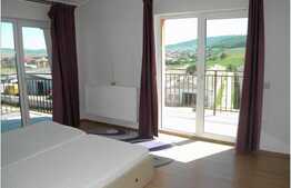 De vanzare 2 camere, 51 mp, 3 balcoane, zona strazii Eroilor! Cu parcare!