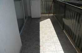 De vanzare 2 camere, 51 mp, 3 balcoane, zona strazii Eroilor! Cu parcare!