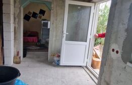 Casa in inima Brasovului sub munti, 1000 mp teren si  livada , 4 camere.