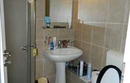 De vanzare apartament 3 camere, 65 mp, boxa subsol, zona strazii Dambovitei