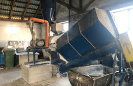 De vanzare Ferma & Abator 