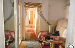 Vanzare apartament decomandat cu 3 camere