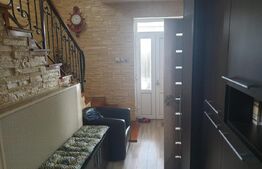 Casă cu 4 camere de vânzare în Gilău