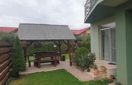 Casă cu 4 camere de vânzare în Gilău