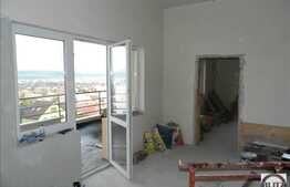 Apartament 3 camere, 85mp plus 35 mp terasa, mansarda, zona Piata Engels