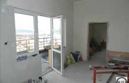 Apartament 3 camere, 85mp plus 35 mp terasa, mansarda, zona Piata Engels