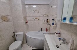 Apartament 3 camere cu balcon, etaj intermediar zona Petrom