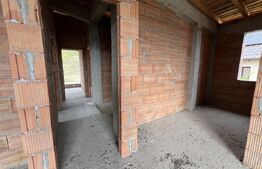 Casa individuala | 5 camere | D + P + E | 186 mp. | Teren 415 mp. 