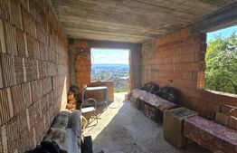 Casă cu 4 camere, 200 mp utili, la roșu, 530 mp teren, în Dâmbul Rotund