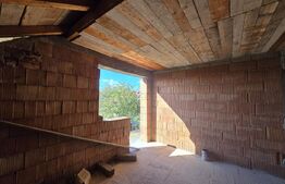 Casă cu 4 camere, 200 mp utili, la roșu, 530 mp teren, în Dâmbul Rotund