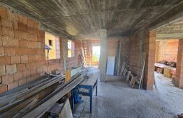 Casă cu 4 camere, 200 mp utili, la roșu, 530 mp teren, în Dâmbul Rotund