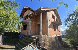 Casă cu 4 camere, 200 mp utili, la roșu, 530 mp teren, în Dâmbul Rotund