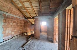 Casă cu 4 camere, 200 mp utili, la roșu, 530 mp teren, în Dâmbul Rotund