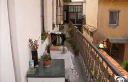 Vanzare apartament cu 3 camere , terasa 25 mp plus cota parte pod