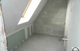 Mansarda cu 2 camere, 54 mp, balcon, semifinisata! Parcare! Zona Stejarului!