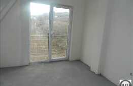 Mansarda cu 2 camere, 54 mp, balcon, semifinisata! Parcare! Zona Stejarului!