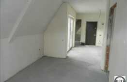 Mansarda cu 2 camere, 54 mp, balcon, semifinisata! Parcare! Zona Stejarului!