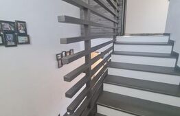 Casa tip triplex, 4 camere, 116 mp utili, 100 mp teren liber, zona Florilor