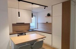 Apartament modern, 3 camere, intermediar, parcare, Zona Vivo !