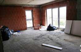 Vanzare apartament 4 camere, 119 mp, semifinisat, parcare, zona strazii Dealului